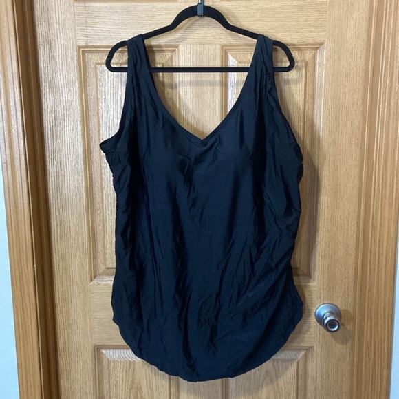 New Classic Black Skirted Sarong One Piece Swimsuits For All plus size 18 - Picture 3 of 4